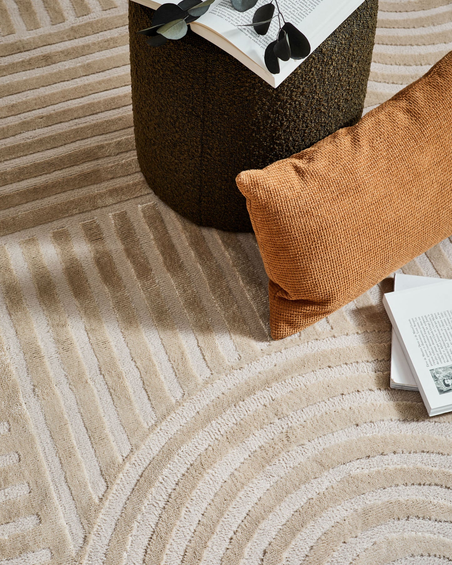 Tapis poils ras motif géométrique en relief beige : BLO1040BEI BLOOM