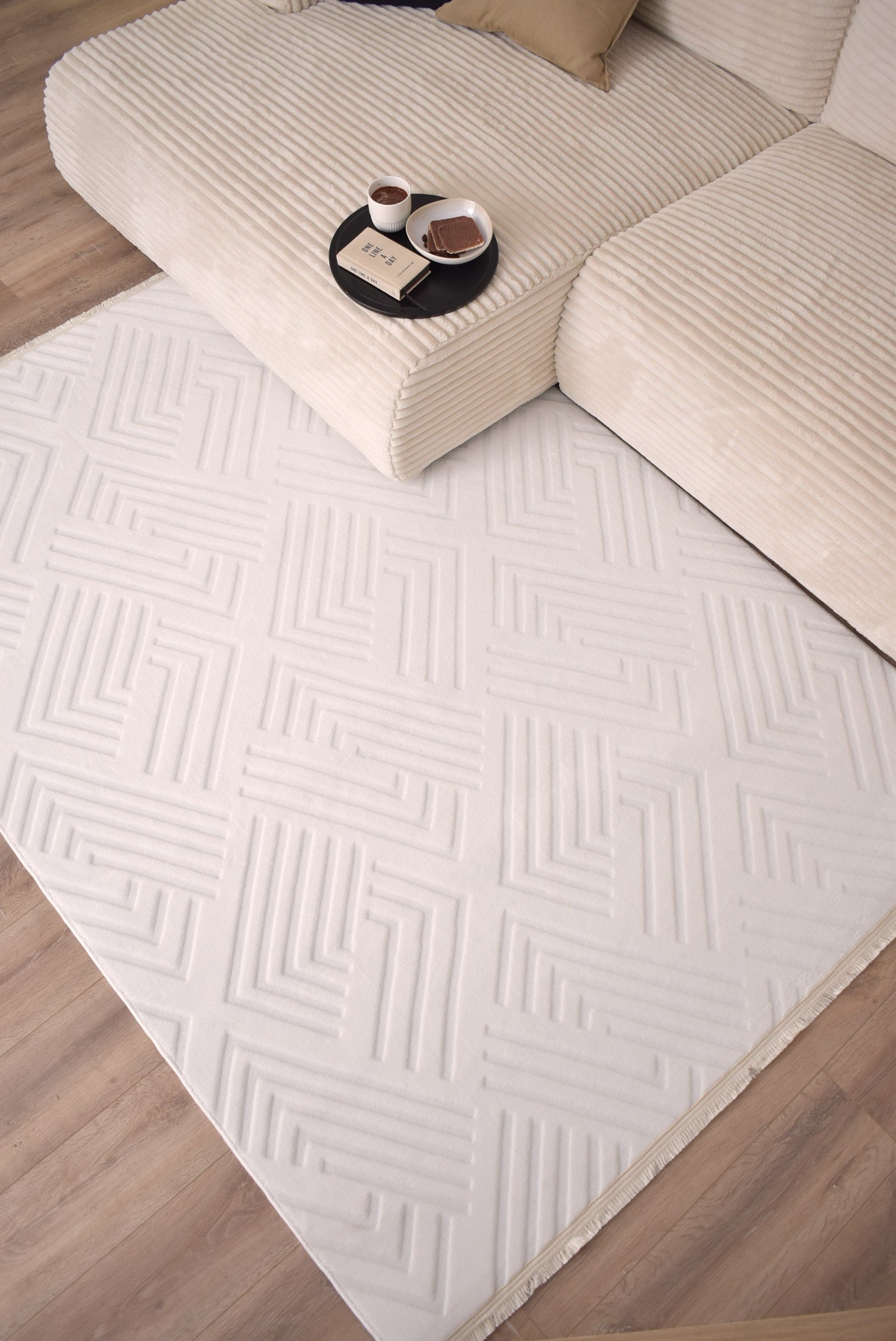 Tapis de salon à reliefs blanc : OPP1010BLA oppo