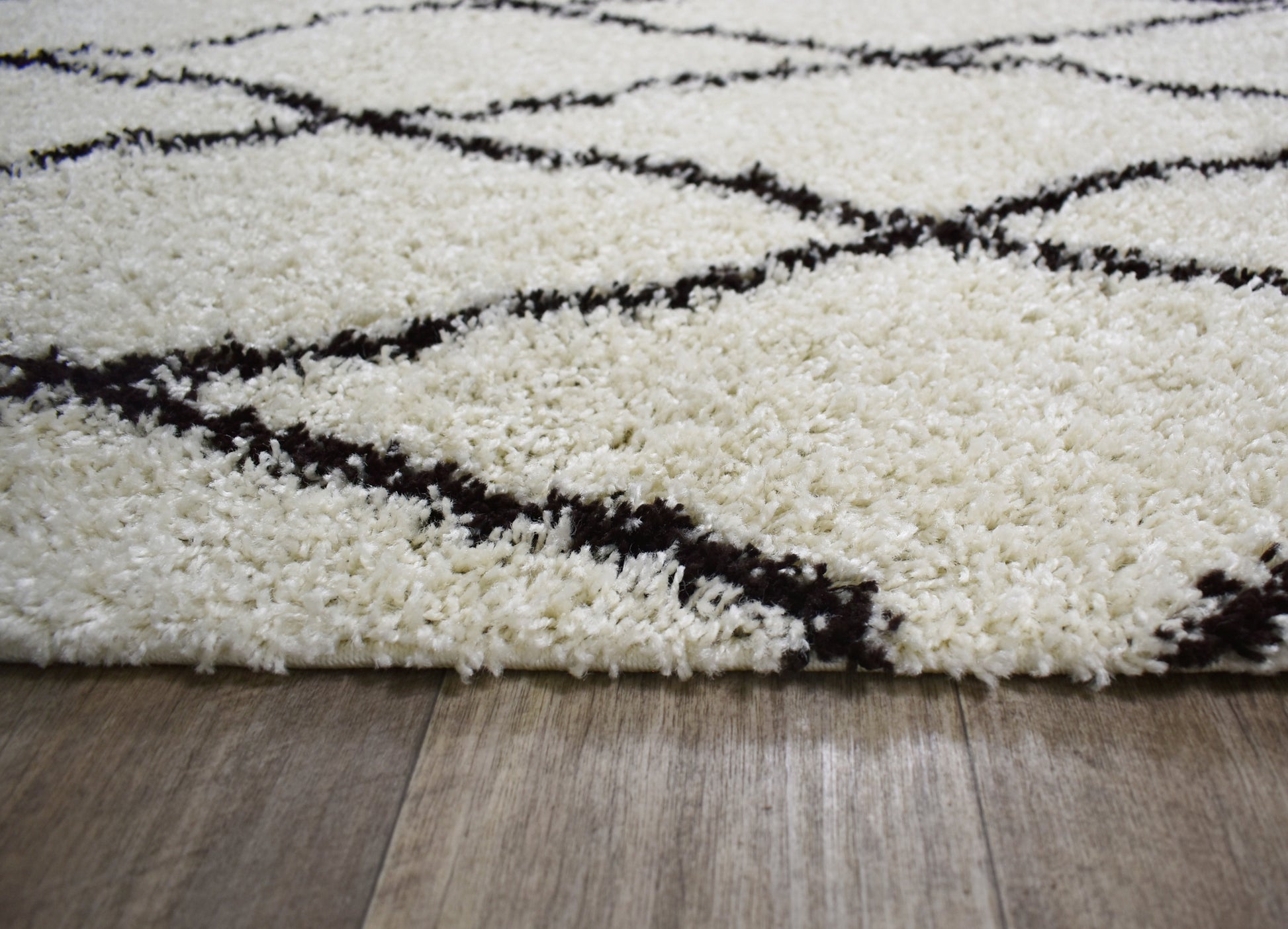 Tapis berbère à losange crème et brun Nazar rugs