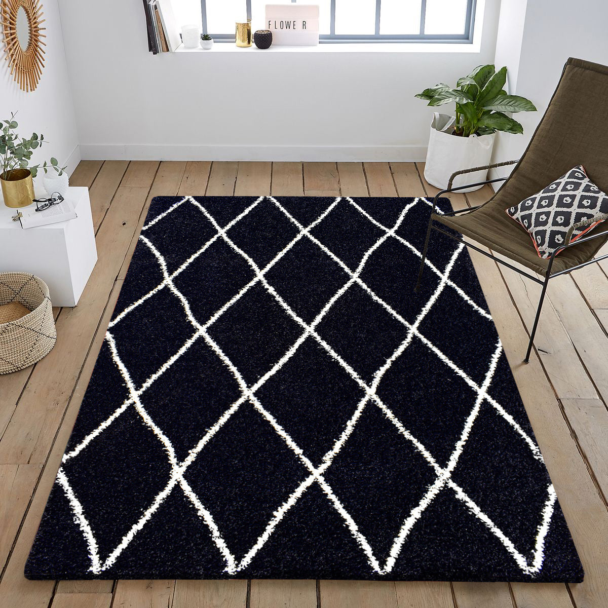 Tapis berbère en laine artificielle noir et crème Nazar rugs