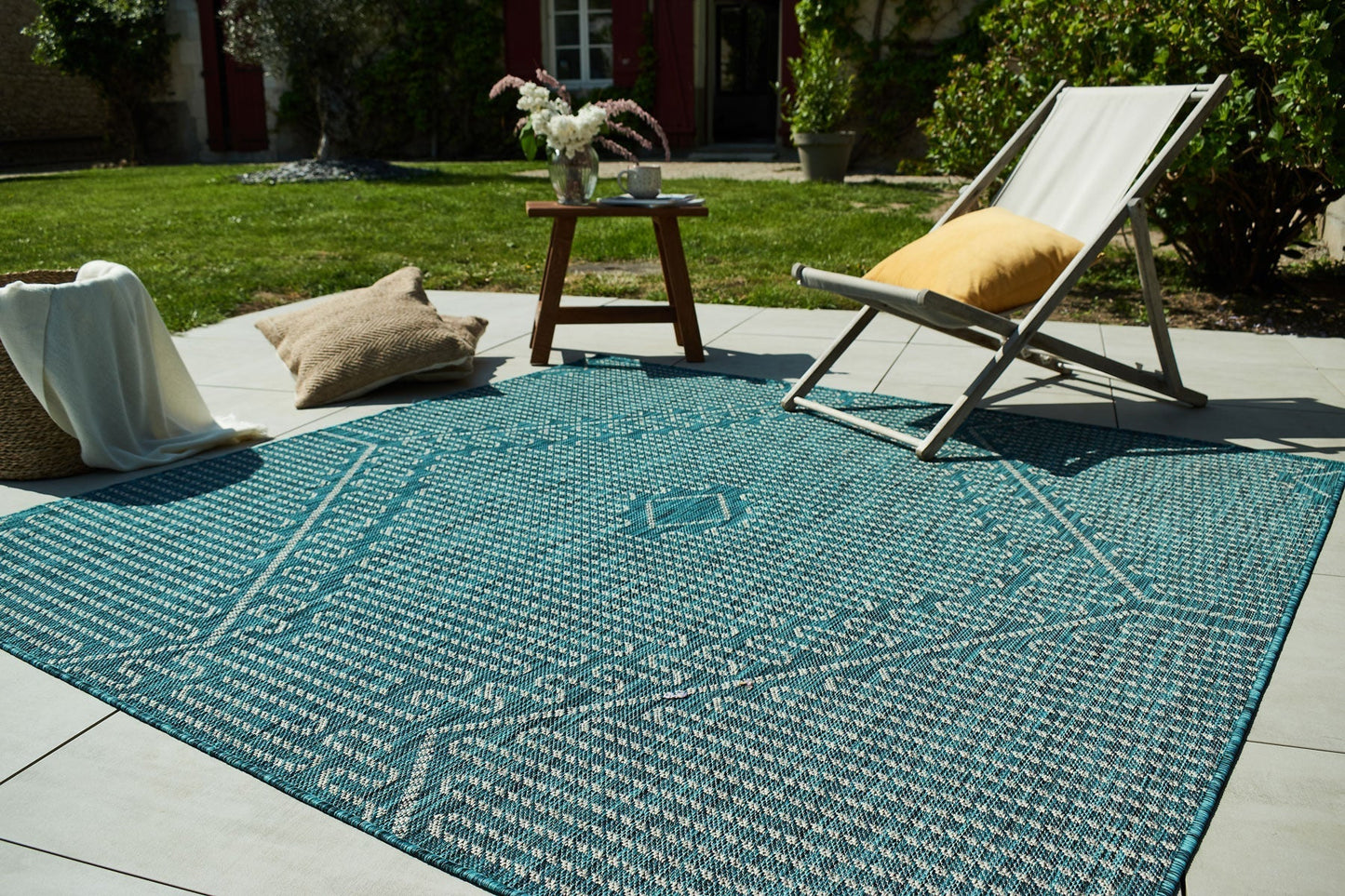 Tapis motifs géométriques turquoise Nazar rugs